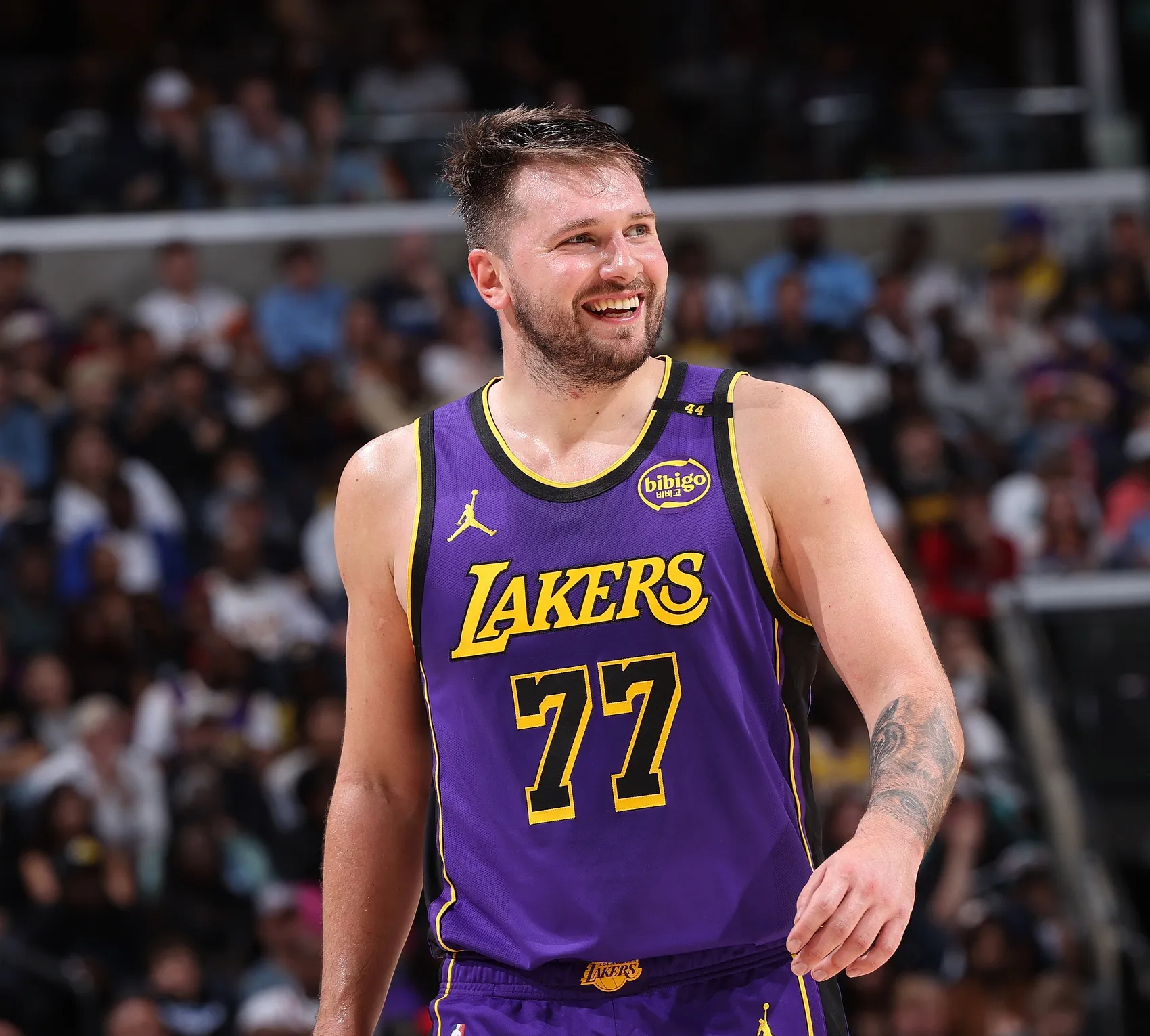 Kaiyun体育登录入口东契奇重返赛场，领先优势明显首场状态出色，DWG观众沸腾！的简单介绍