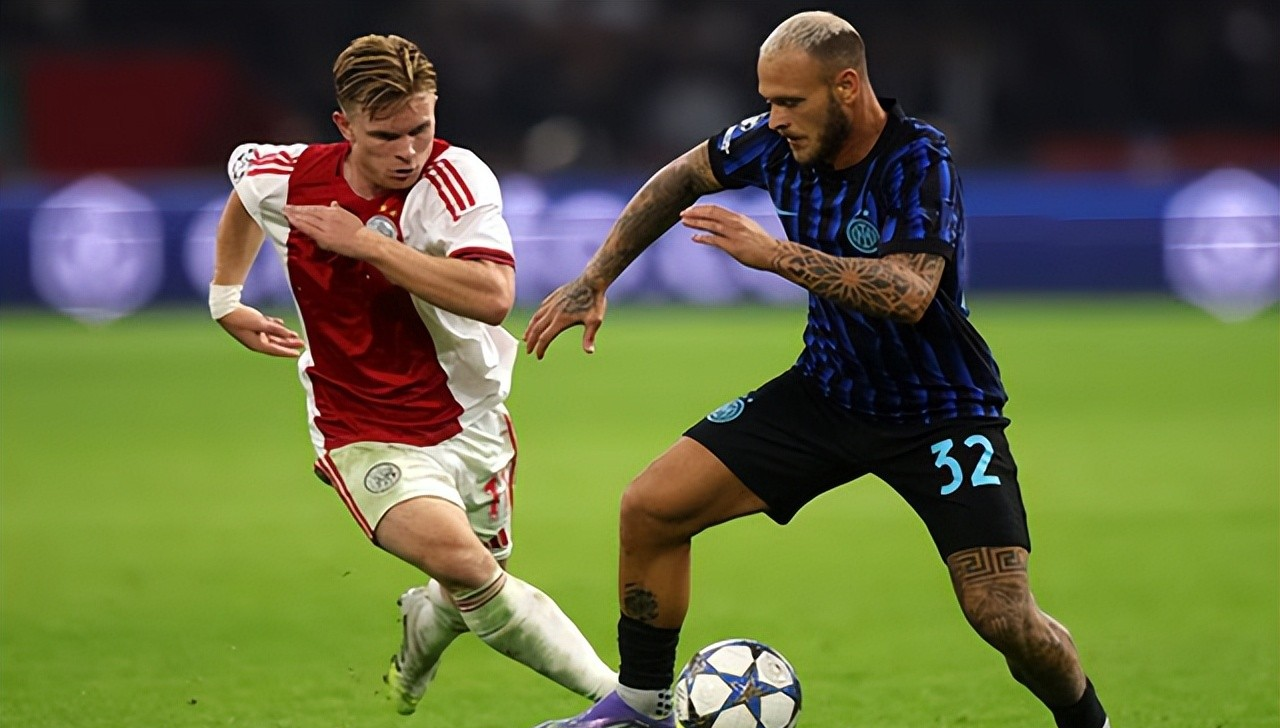 开云体育官方登录关键时刻阿贾克斯备战CBA常规赛，状态回暖细节曝光，话题不断，团队化学反应显著的简单介绍